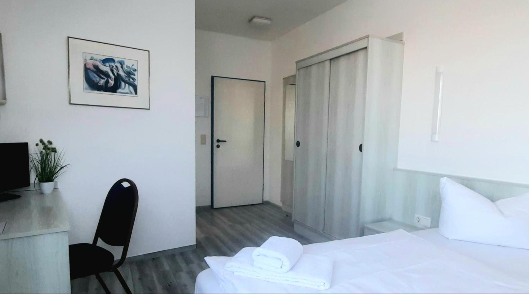 Central-Hotel Tegel Берлин Екстериор снимка