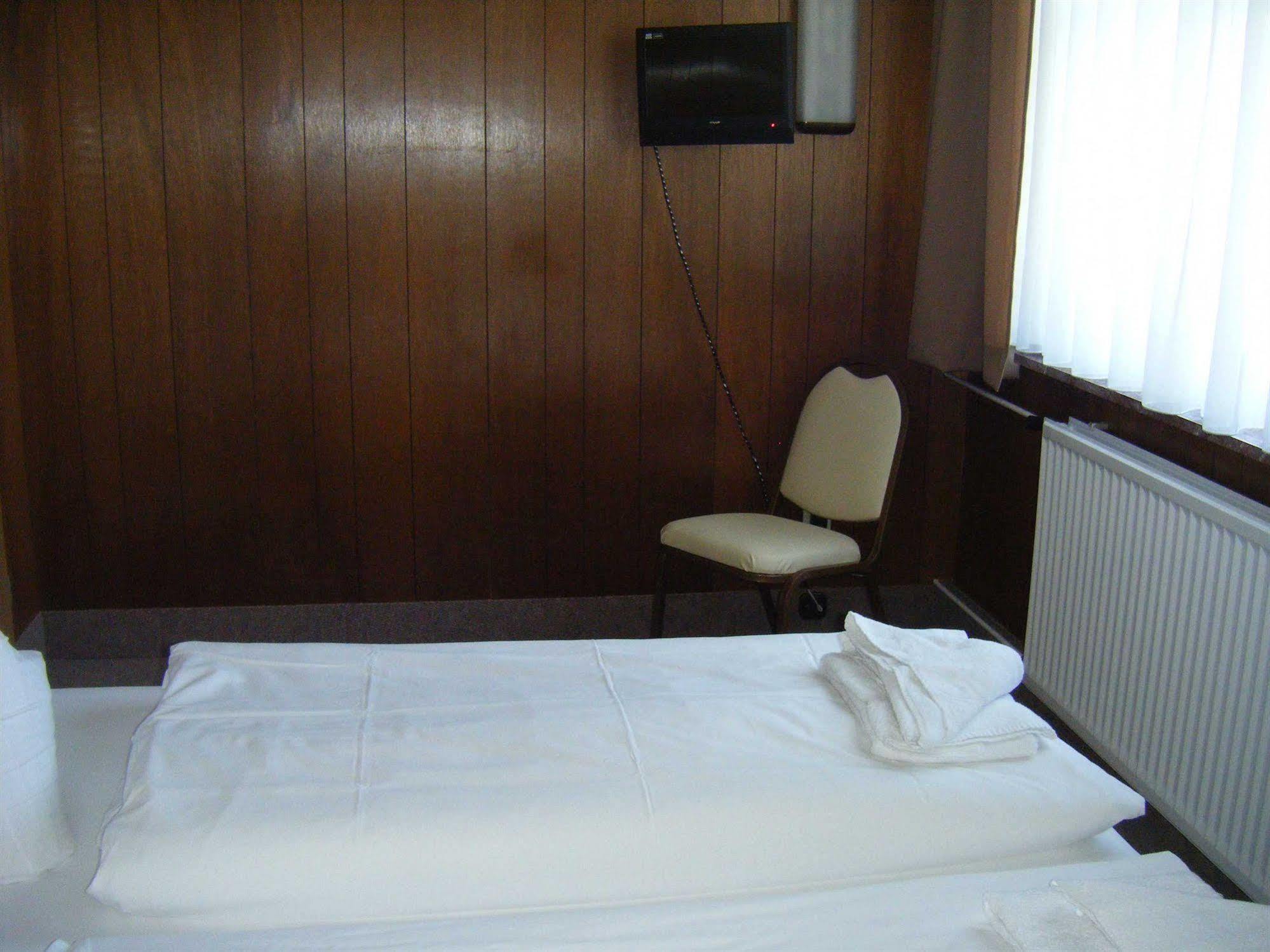 Central-Hotel Tegel Берлин Екстериор снимка