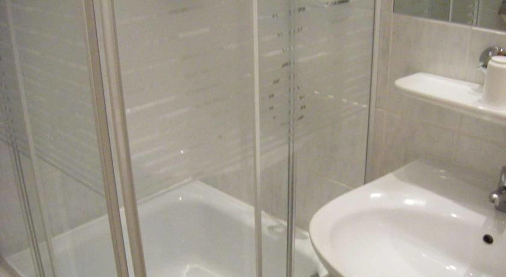 Central-Hotel Tegel Берлин Екстериор снимка