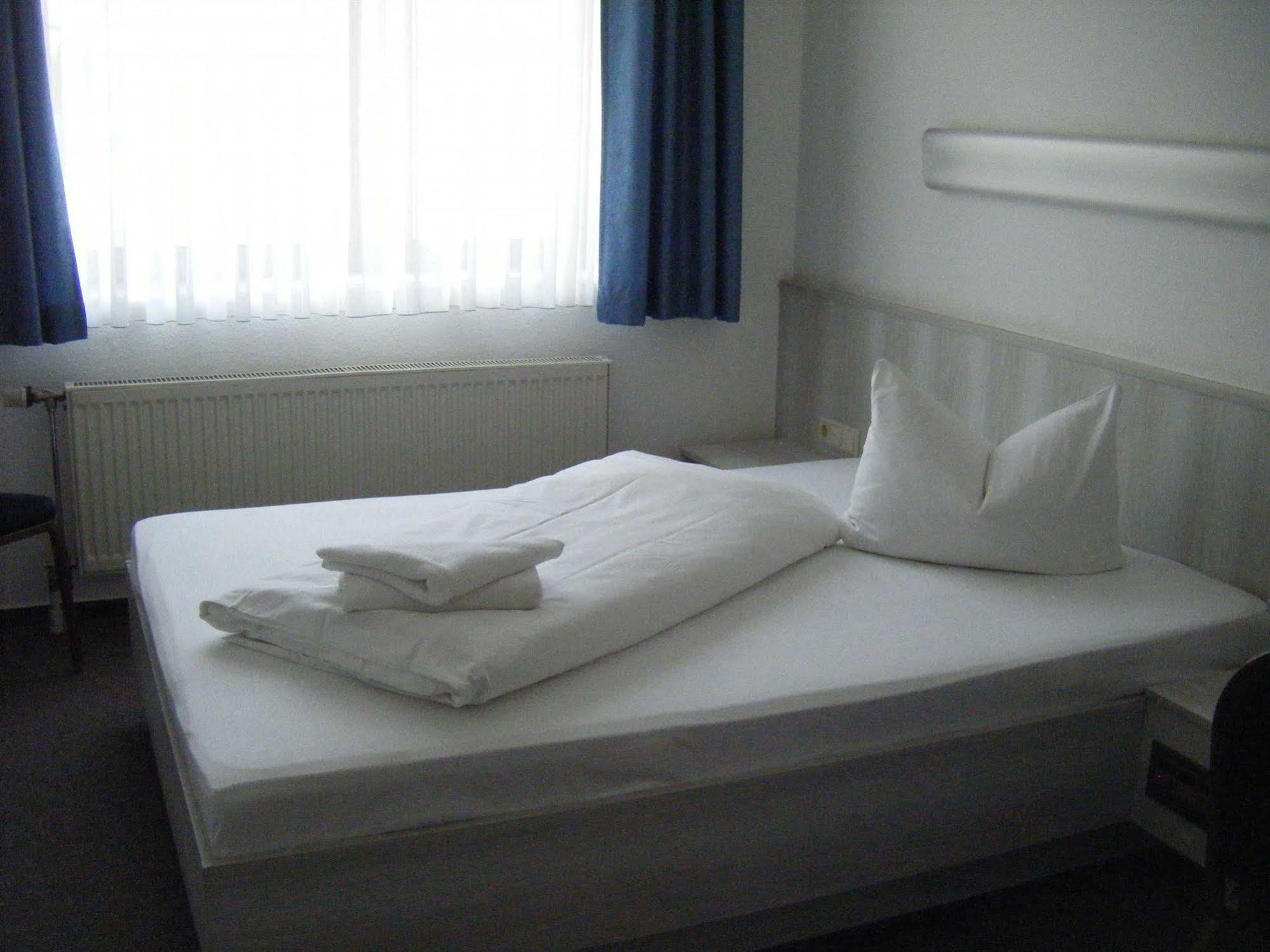 Central-Hotel Tegel Берлин Екстериор снимка