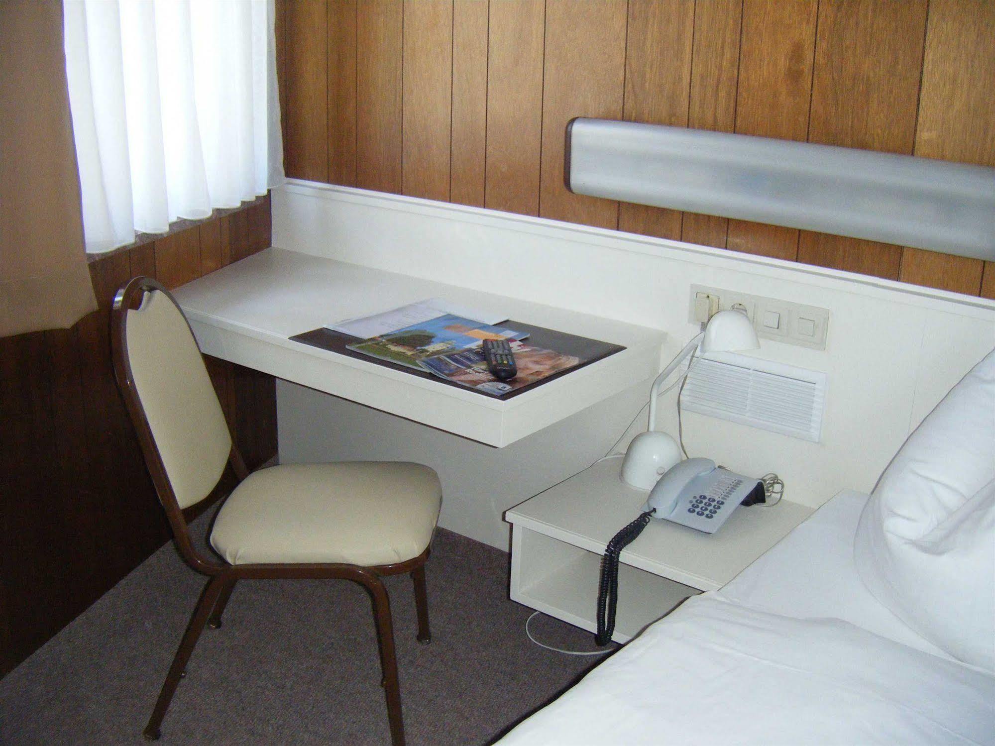 Central-Hotel Tegel Берлин Екстериор снимка